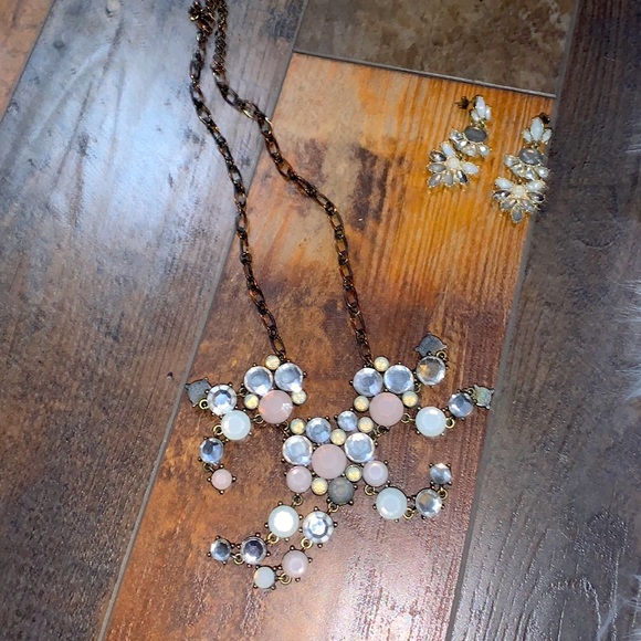 Necklace and ear ring set - Picture 1 of 1